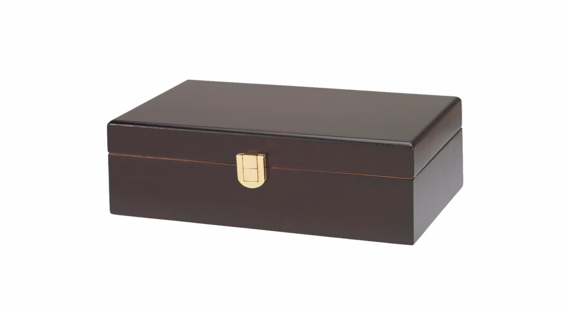 Discover the Perfect Blend of Quality and Style: The Traveler 12-25 Cigar Humidor by Humidor Supreme