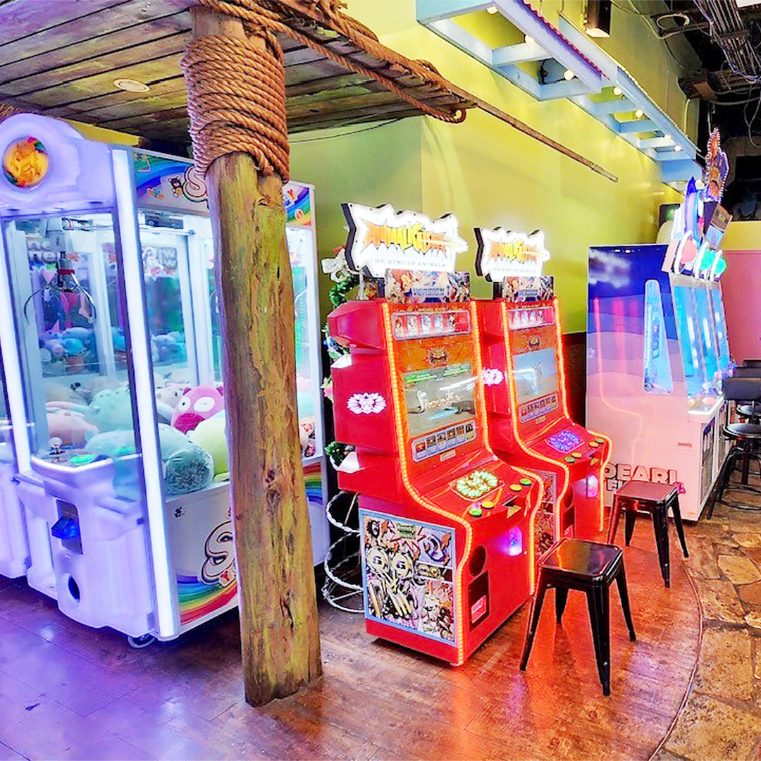 Bandai Namco Animal Kaiser Plus arcade card battle game with collectible card dispenser, HD animations, and kid-friendly cabinet.