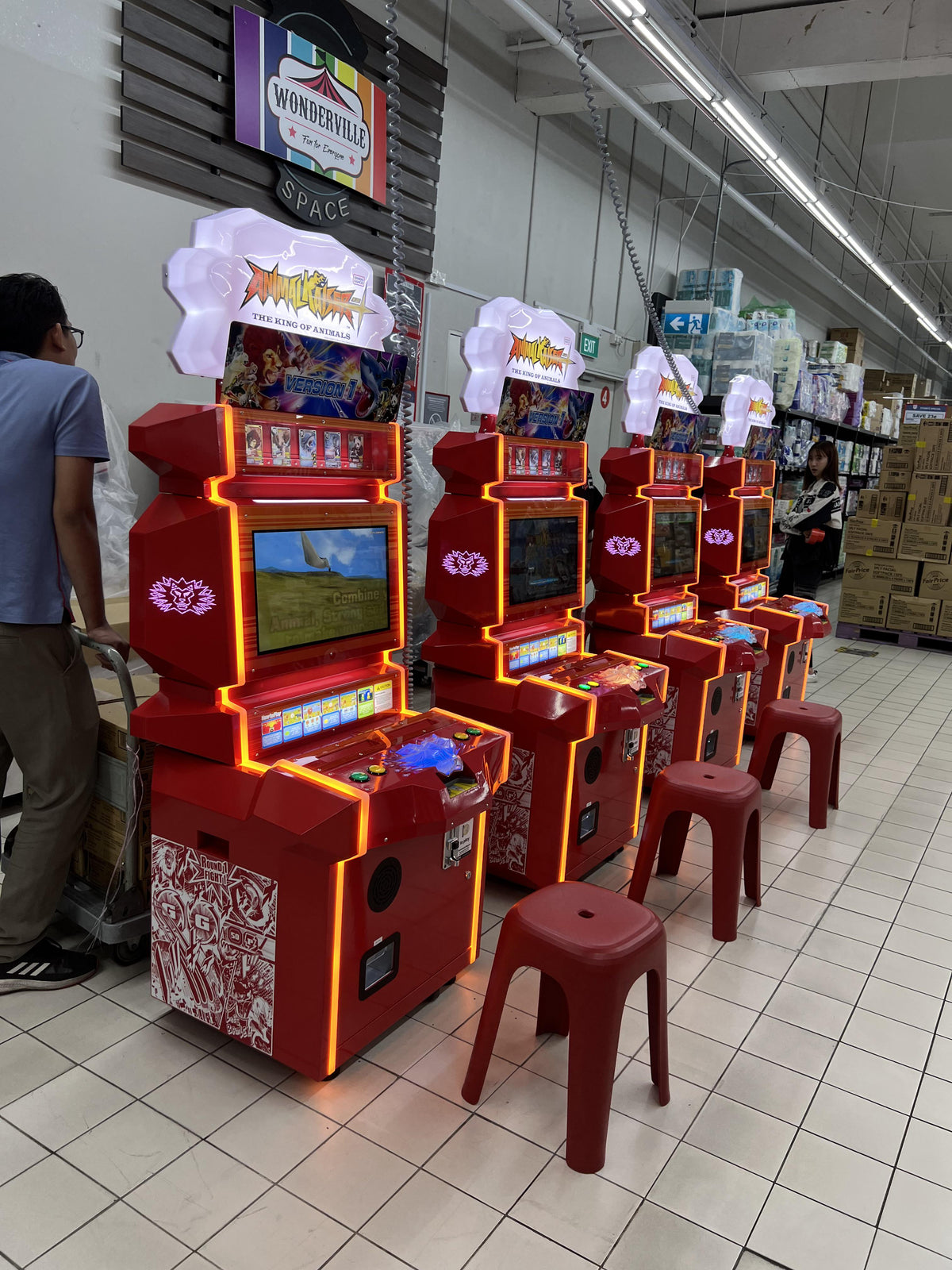 Bandai Namco Animal Kaiser Plus arcade card battle game with collectible card dispenser, HD animations, and kid-friendly cabinet.