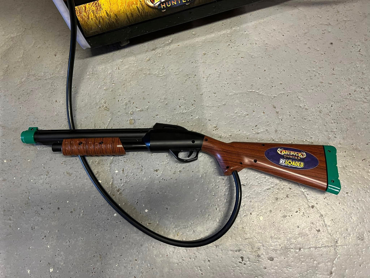 Dual pump action rifles on Big Buck Hunter Reloaded Panorama arcade hunting game