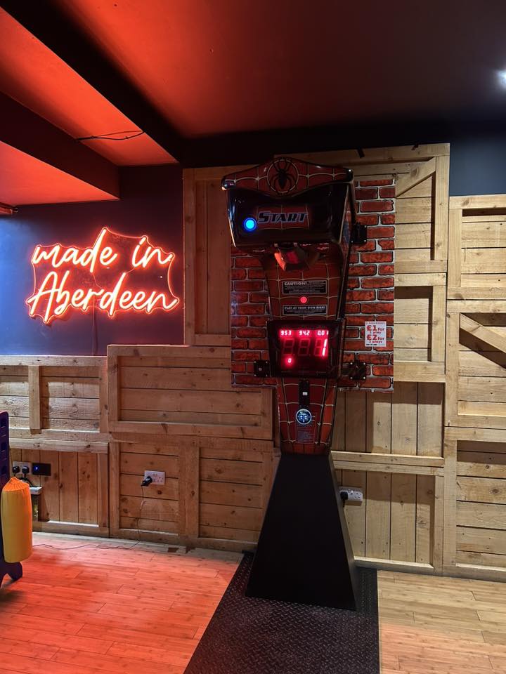 Boxer Spider compact boxing machine with space-saving design and optional wall-mount setup.