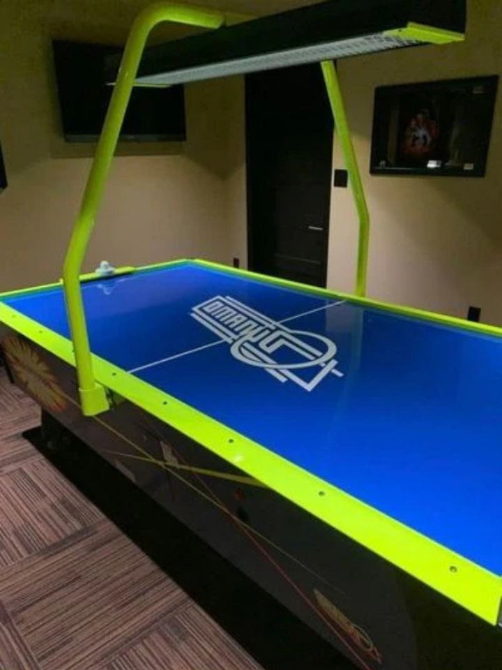 Dynamo Hot Flash 8-foot non-coin home air hockey table with smooth play surface