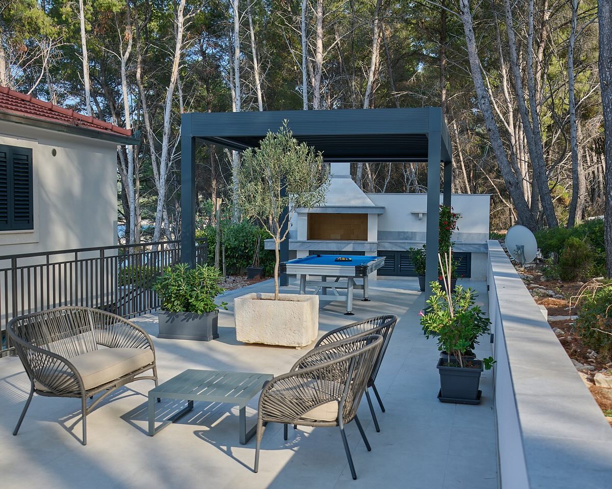 Florida Orlando outdoor pool table by Berner Billiards with weather-resistant design