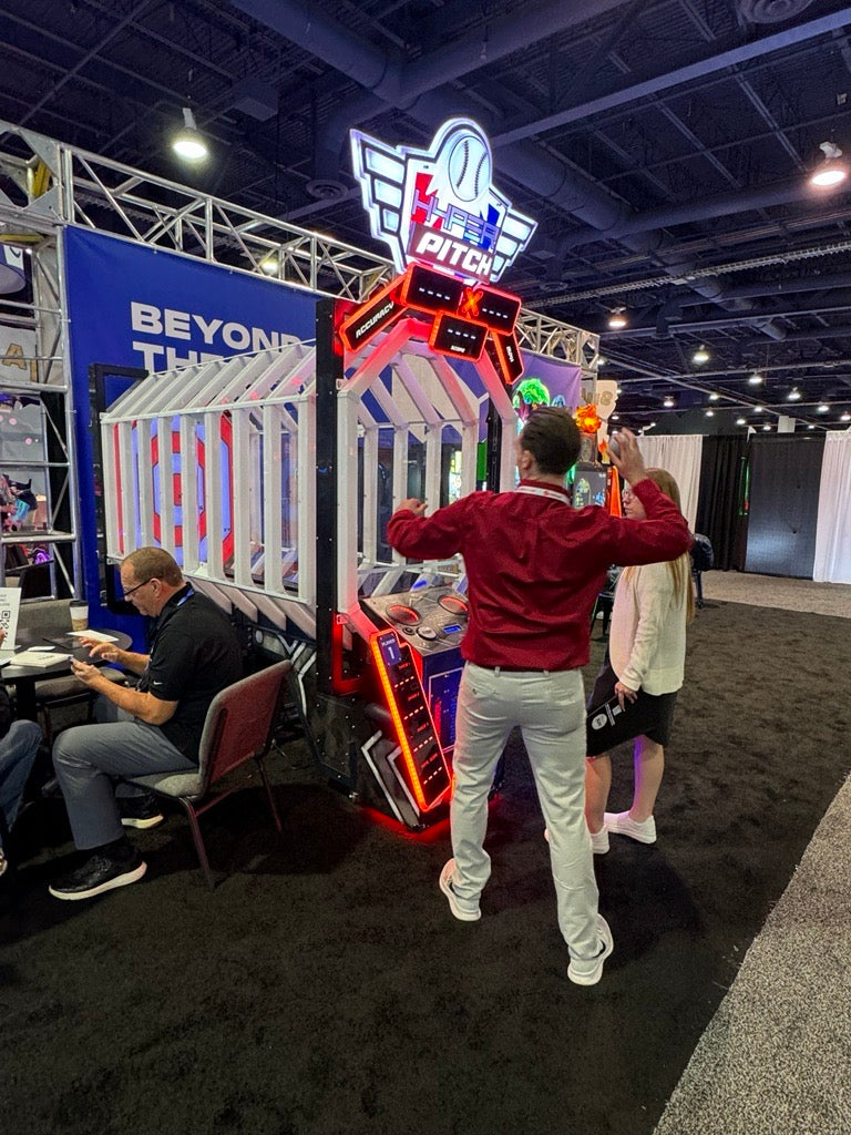 HYPERpitch baseball pitching arcade game with speed and accuracy challenge for 1–2 players.