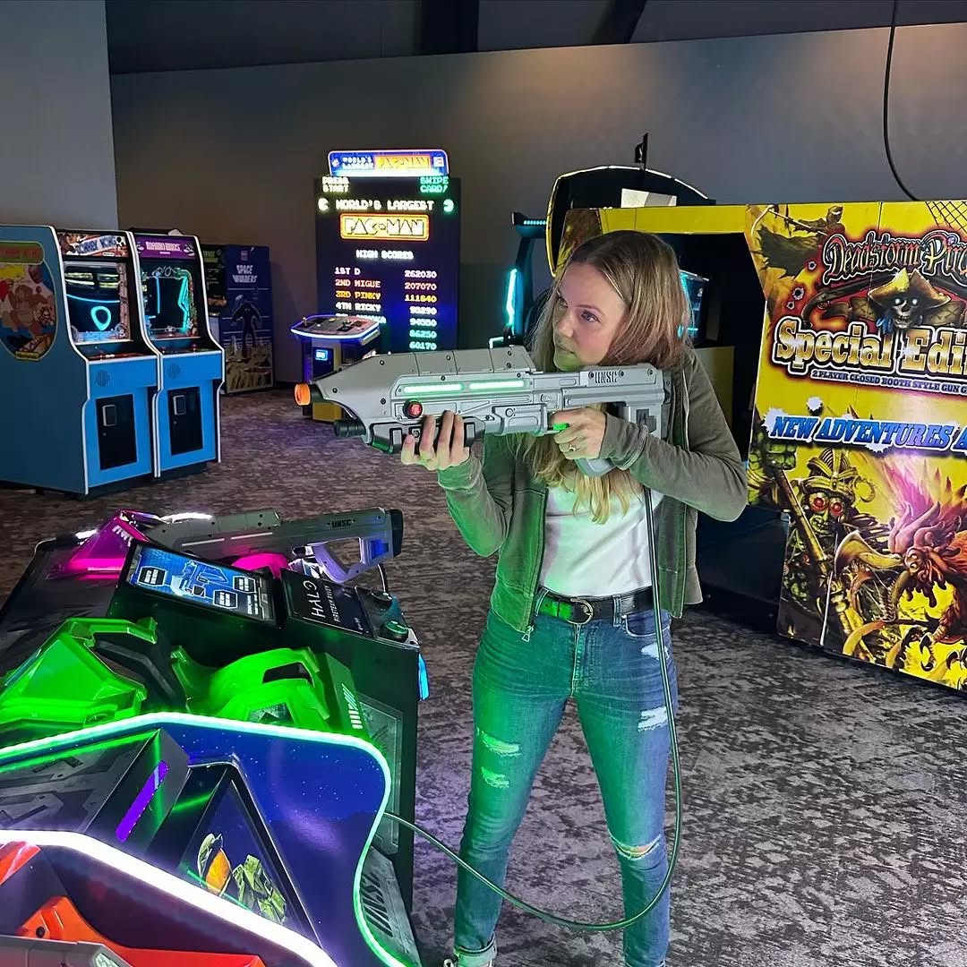 Raw Thrills Halo Fireteam Raven arcade game featuring six missions, immersive multiplayer action, and realistic gun controls.