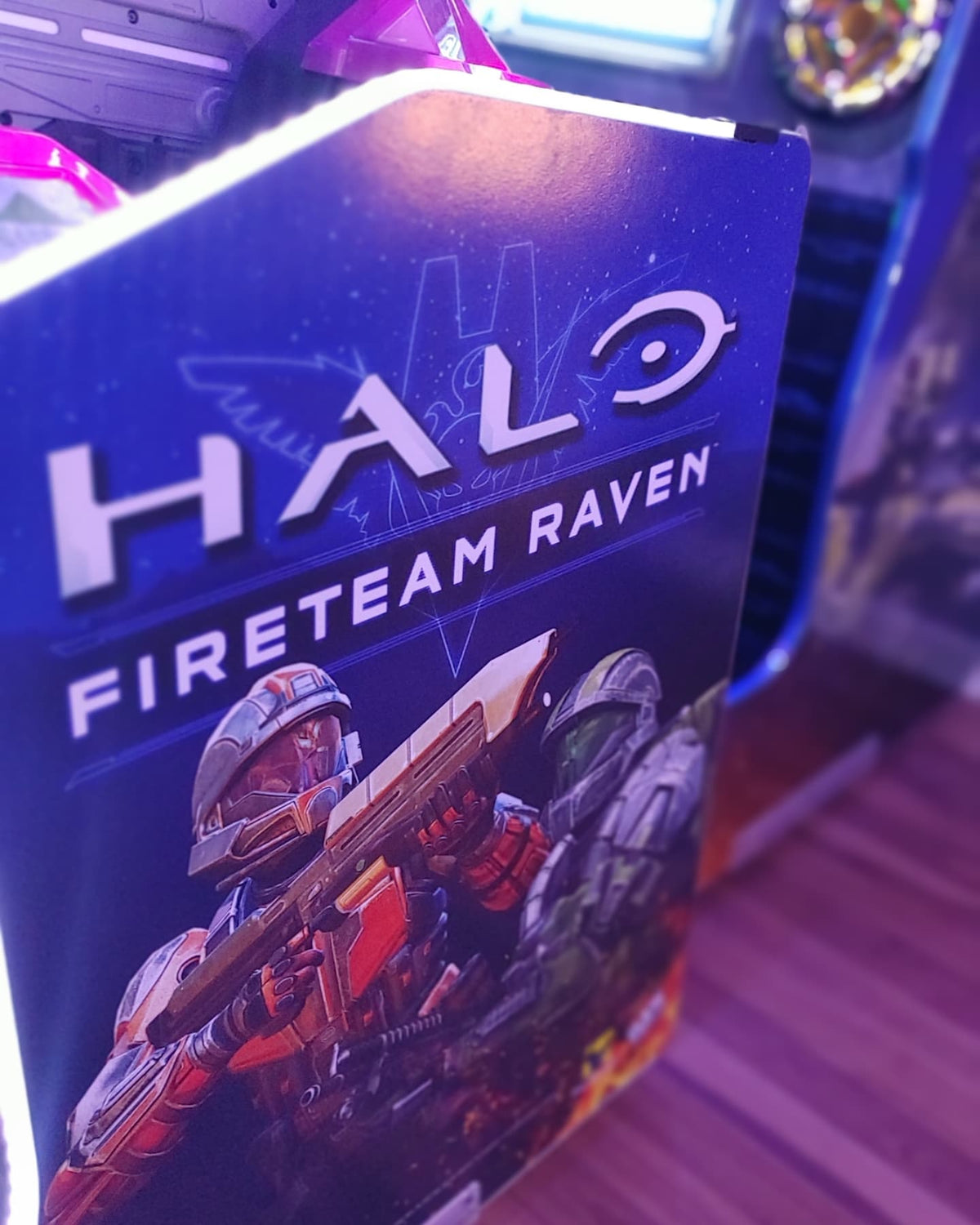 Halo: Fireteam Raven 2-player arcade shooter with six missions and compact cabinet design.
