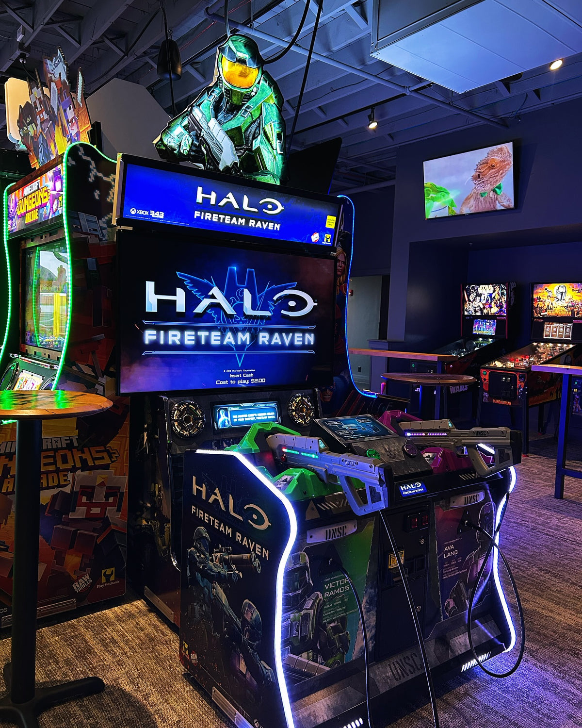 Halo: Fireteam Raven 2-player arcade shooter with six missions and compact cabinet design.