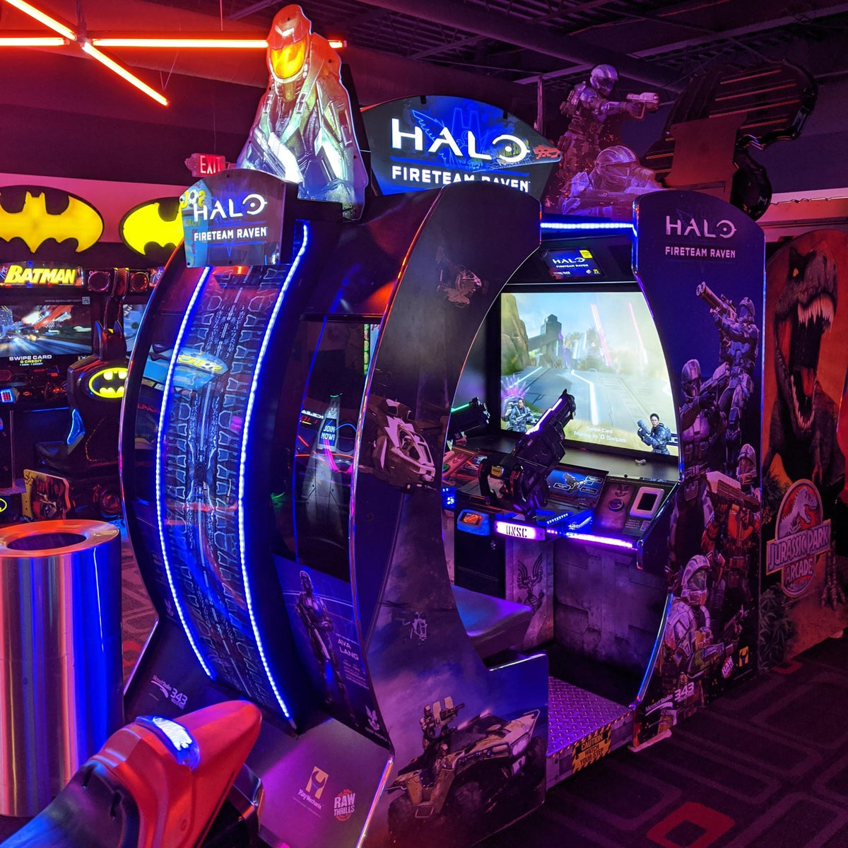 Halo: Fireteam Raven 2-player environmental arcade machine with immersive co-op sci-fi shooter and 55-inch HD display.