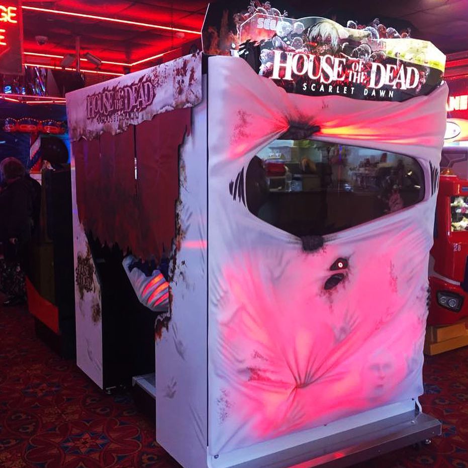 House of the Dead Scarlet Dawn SDLX super deluxe horror shooting arcade game with immersive gameplay.
