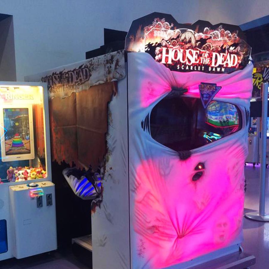House of the Dead Scarlet Dawn SDLX super deluxe horror shooting arcade game with immersive gameplay.