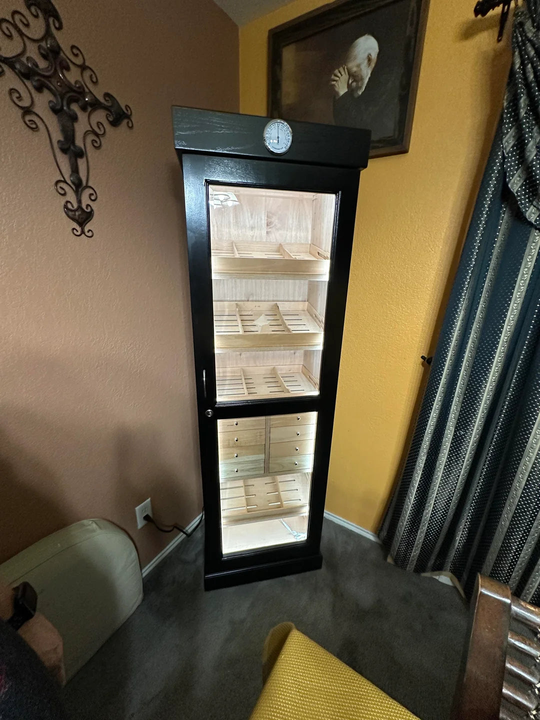 Humidor Supreme tower display humidor with drawers, holds up to 3000 cigars for premium cigar storage