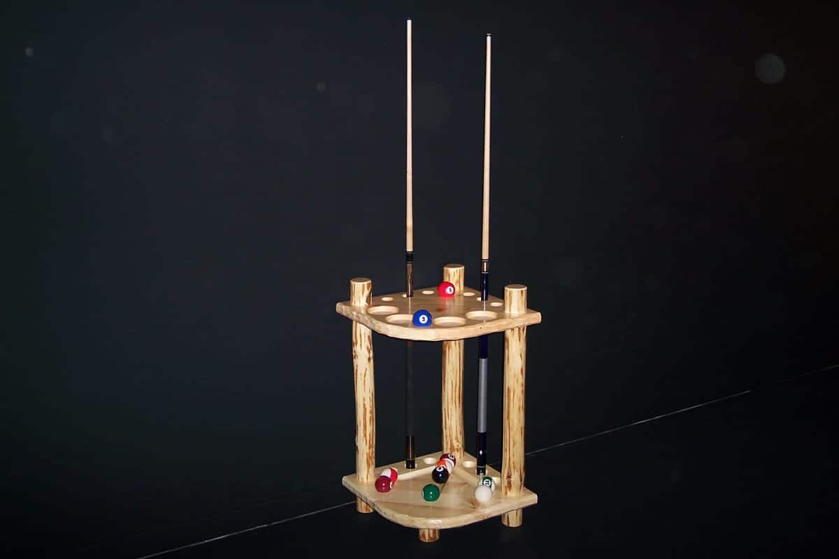 Log Klondike Corner Cue Rack in clear finish