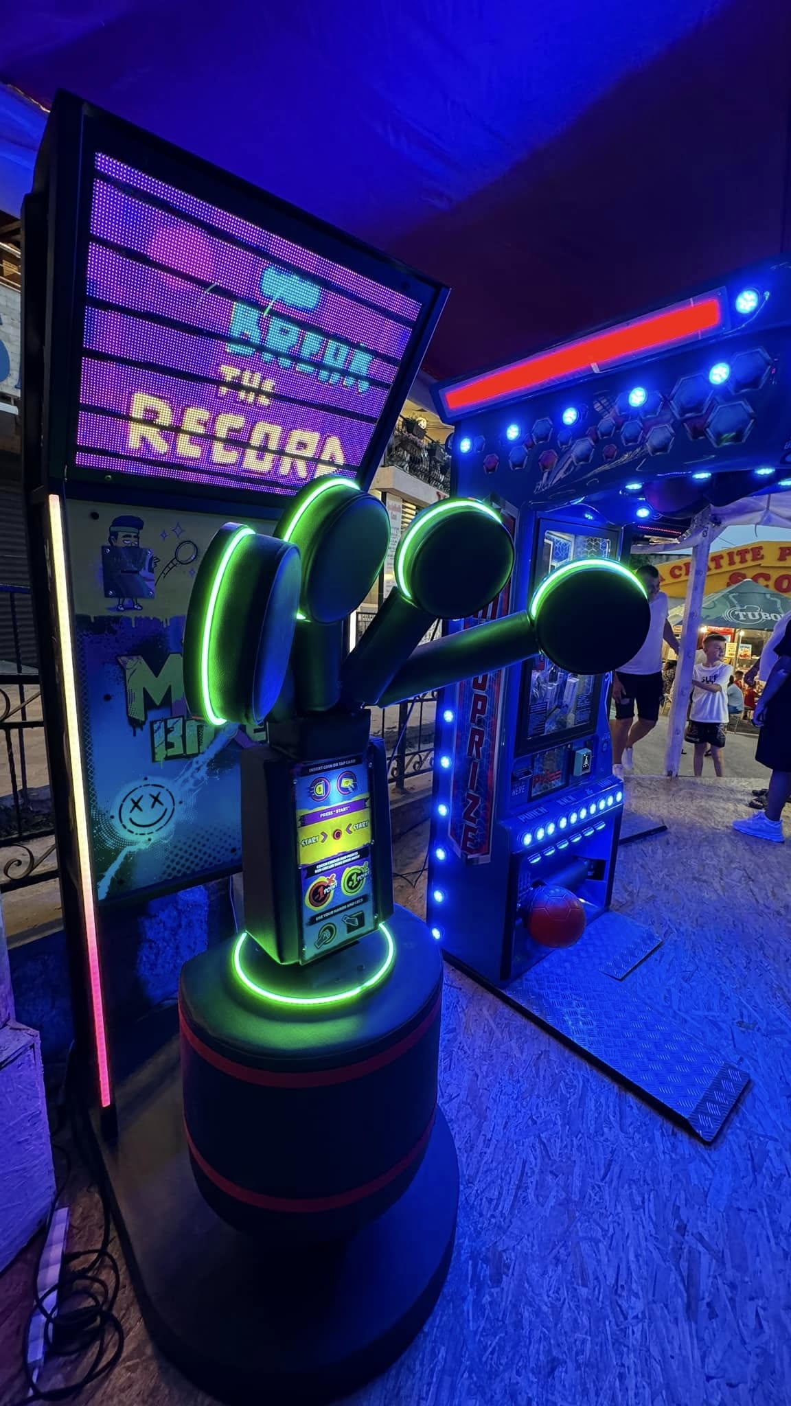 MMA Boxer arcade game featuring punch, kick, and jab challenges with multi-pad gameplay and family-friendly graphics.