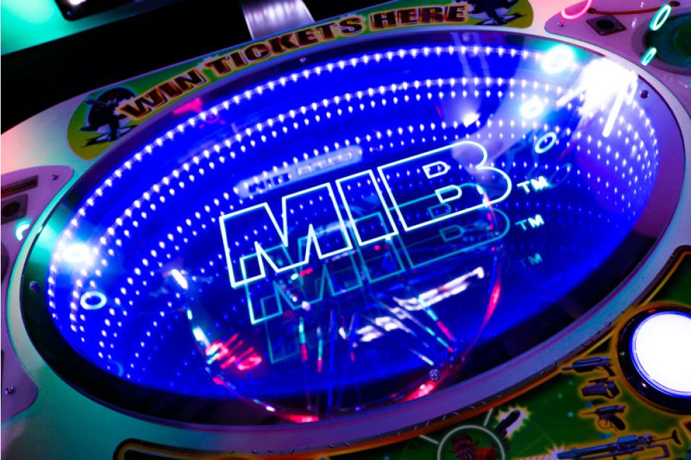 Men In Black - MIB logo infinity mirror