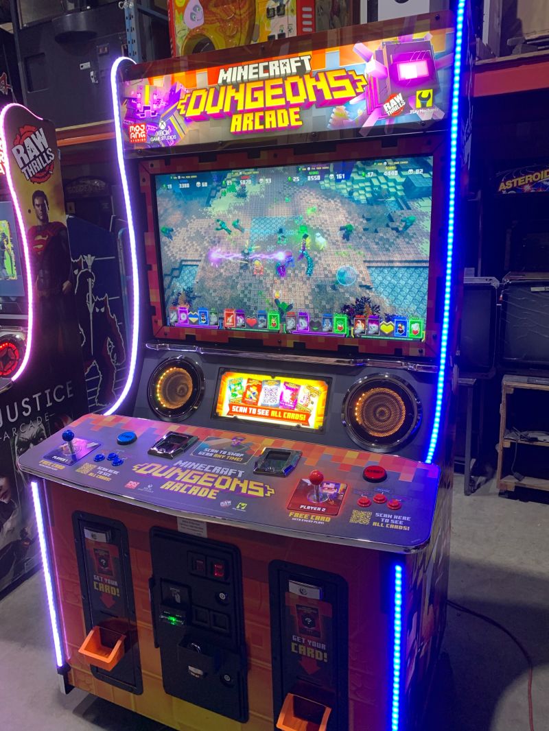 Minecraft Dungeons arcade machine with 2-player dungeon crawling, 43-inch HD display, and 143 collectible cards.