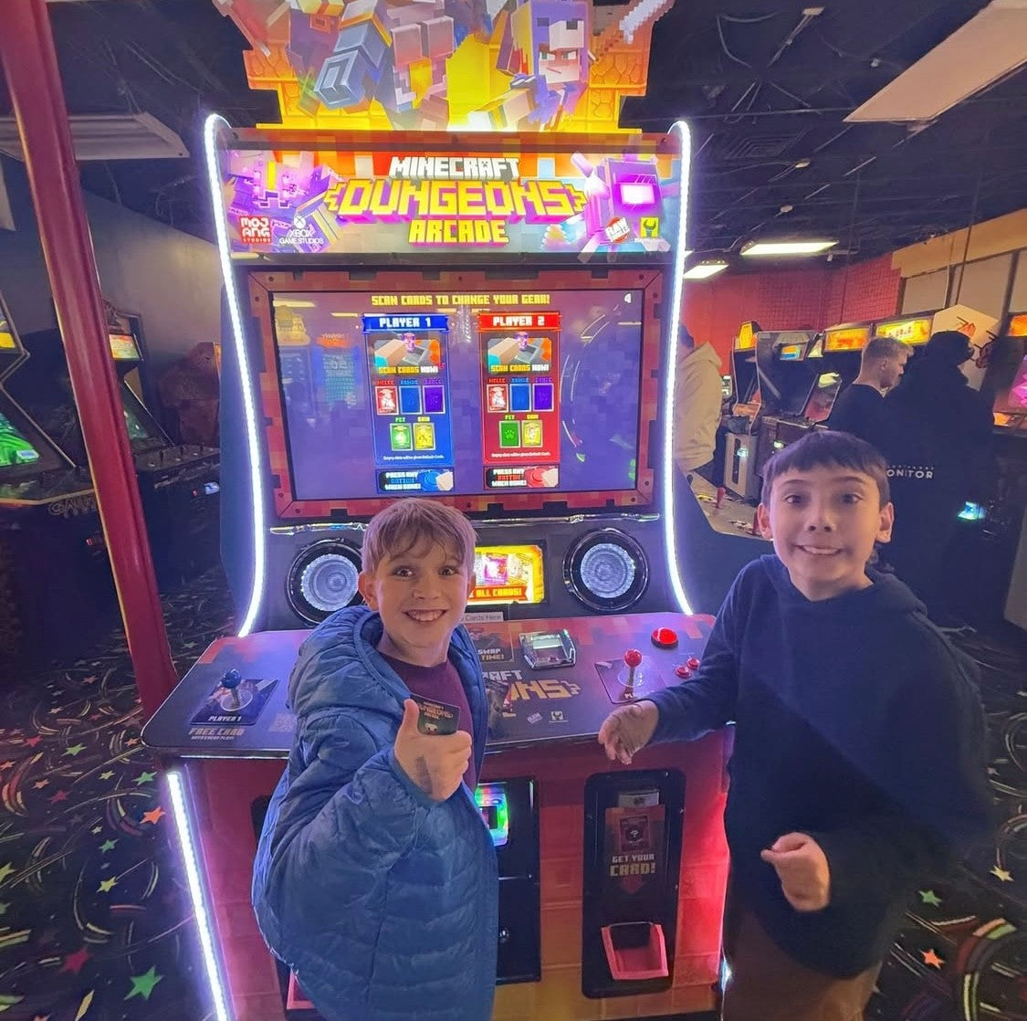 Minecraft Dungeons arcade machine with 2-player dungeon crawling, 43-inch HD display, and 143 collectible cards.