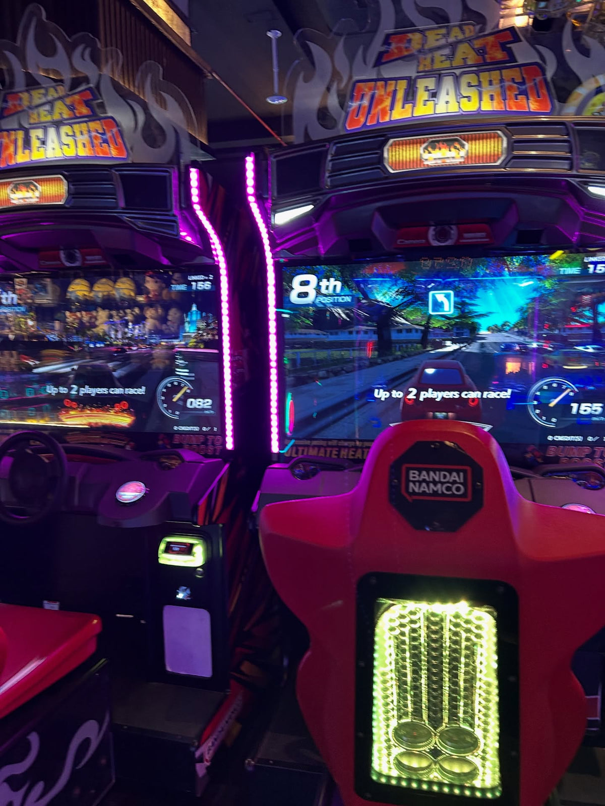 Namco Dead Heat Unleashed arcade game with 43-inch HD screen, 4-player linkable street racing, and LED-lit cabinet.