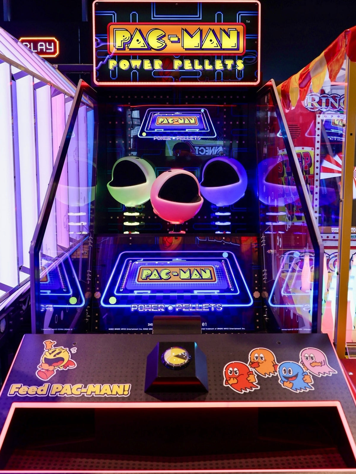 Namco Pac-Man Power Pellets arcade game with ball-throwing skill play, interactive LED playfield, and Power Pellet bonus mode.