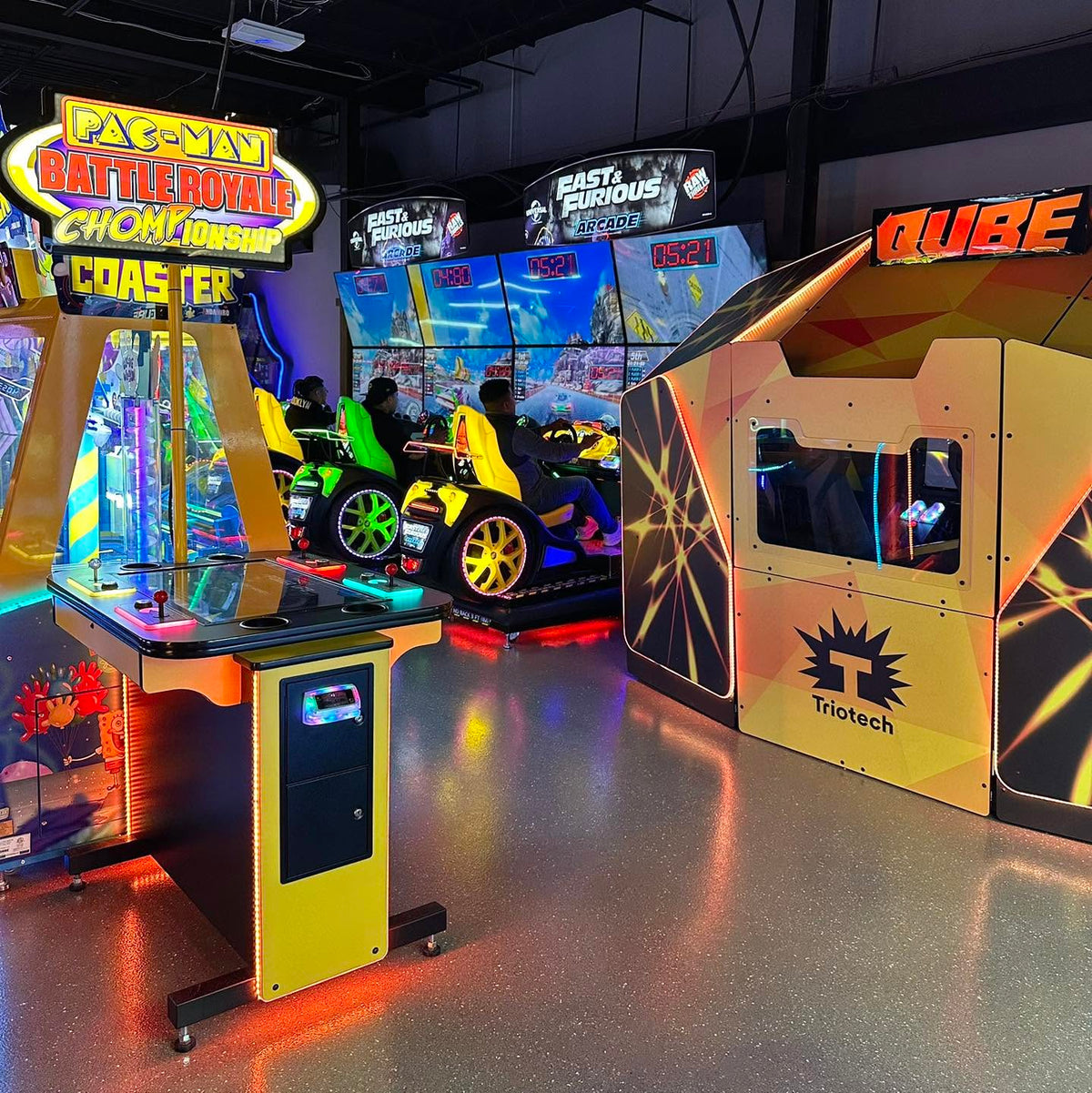 Pac-Man Battle Royale Championship arcade game with 4-player competitive gameplay, power-ups, and coin-op or free play options