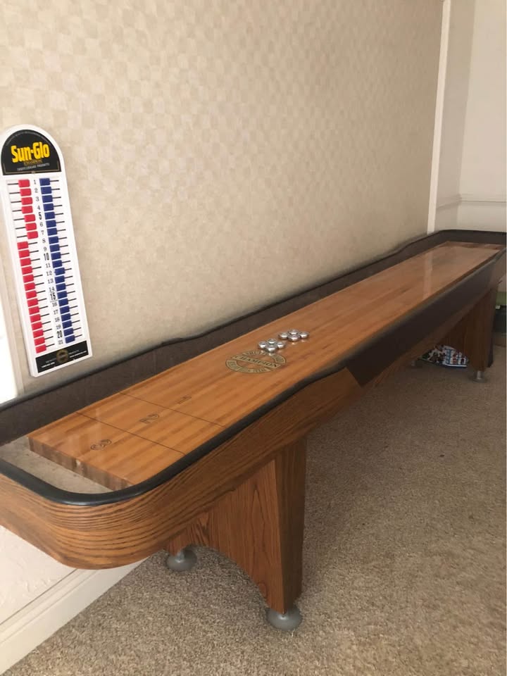 Qualifier Shuffleboard Table