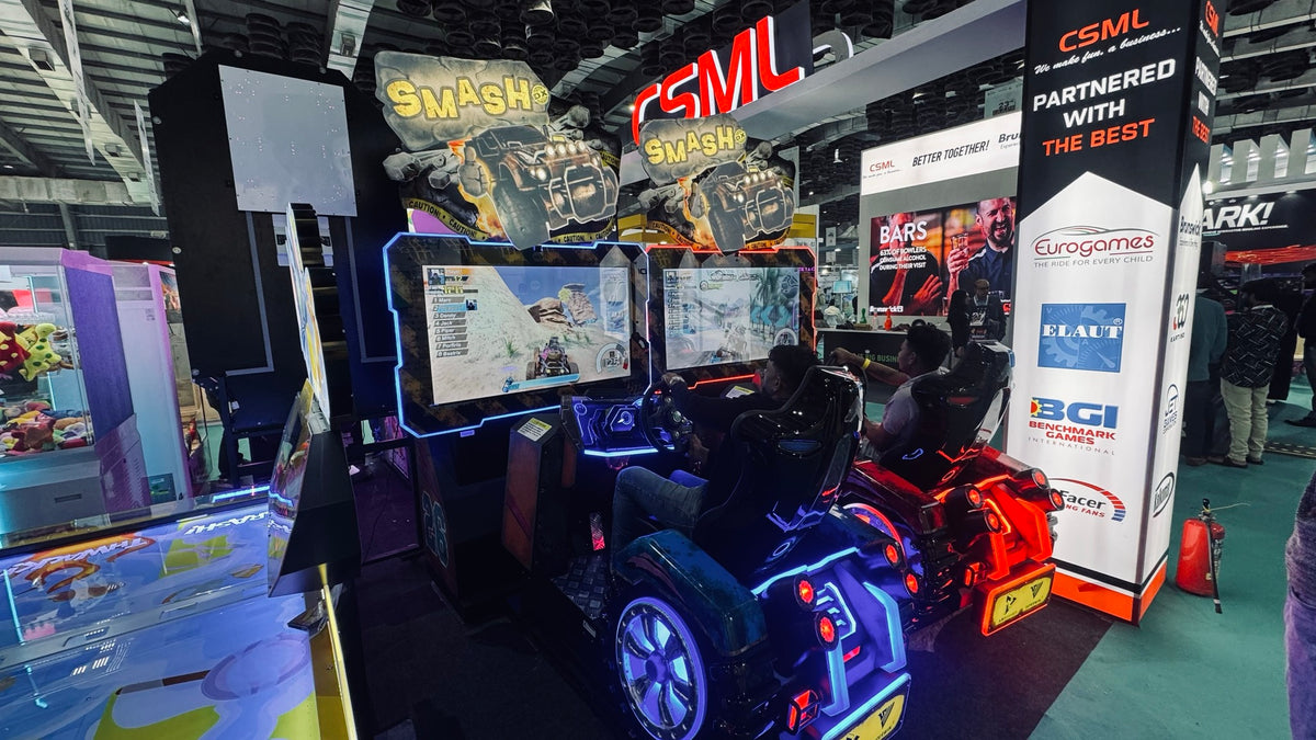 SMASH DX off-road racing arcade machine with motion seat, power-up battles, and linkable 4-player gameplay.