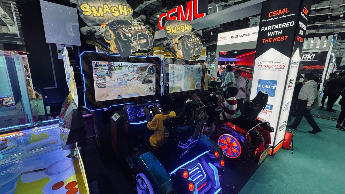 SMASH DX off-road racing arcade machine with motion seat, power-up battles, and linkable 4-player gameplay.