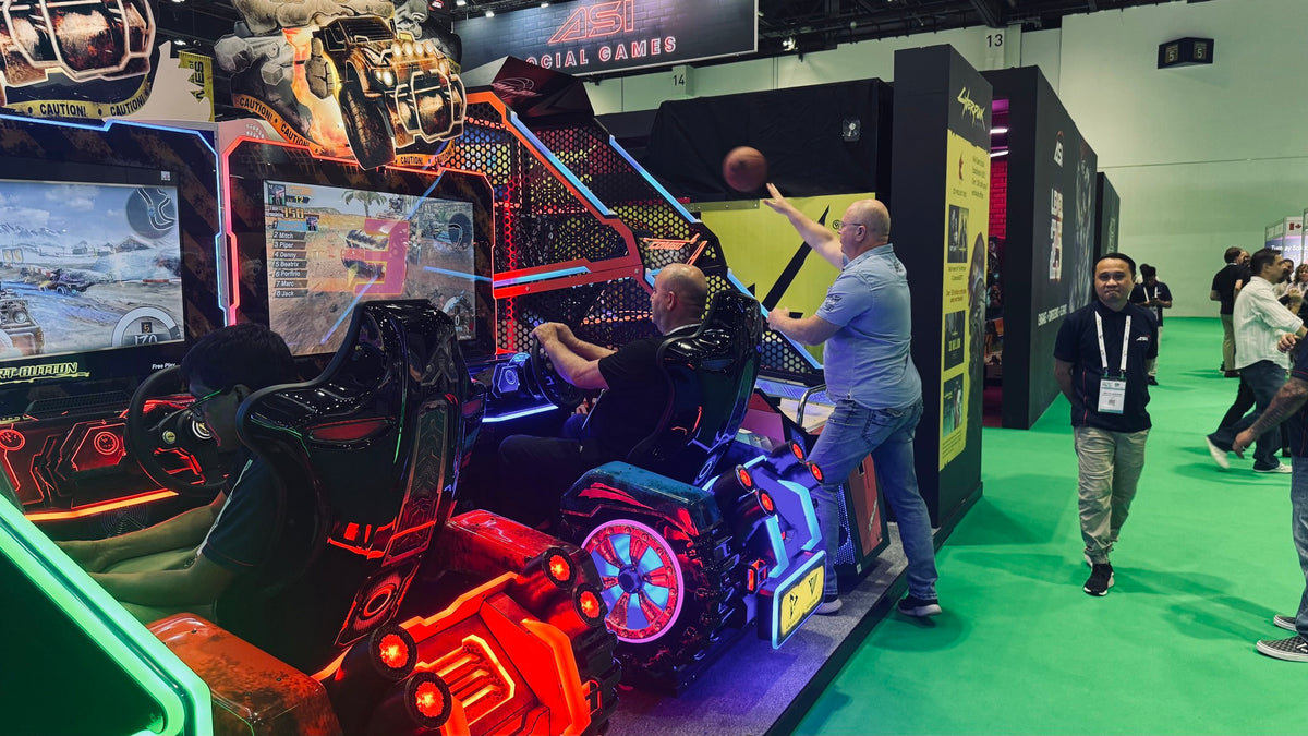 SMASH DX off-road racing arcade machine with motion seat, power-up battles, and linkable 4-player gameplay.