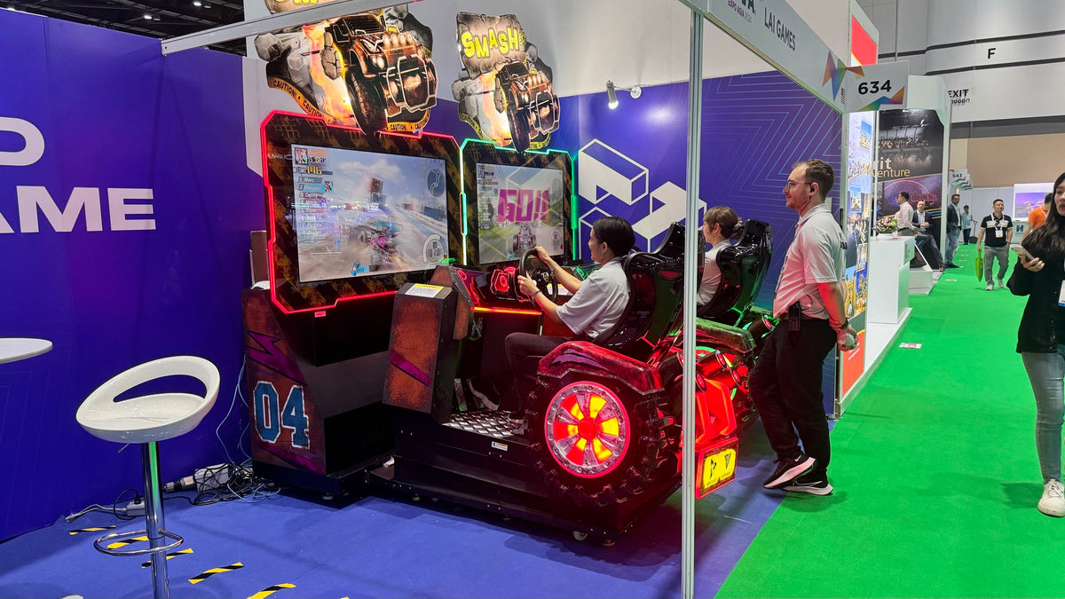 SMASH DX off-road racing arcade machine with motion seat, power-up battles, and linkable 4-player gameplay.