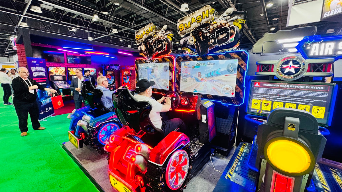 SMASH DX off-road racing arcade machine with motion seat, power-up battles, and linkable 4-player gameplay.