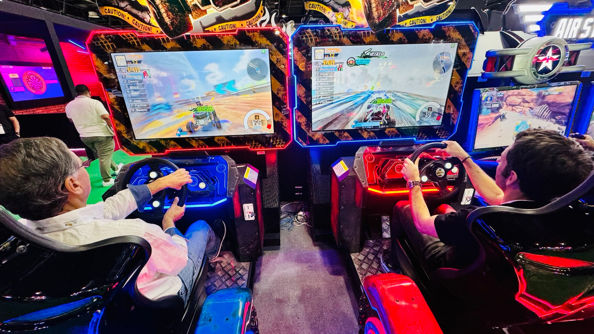 SMASH DX off-road racing arcade machine with motion seat, power-up battles, and linkable 4-player gameplay.