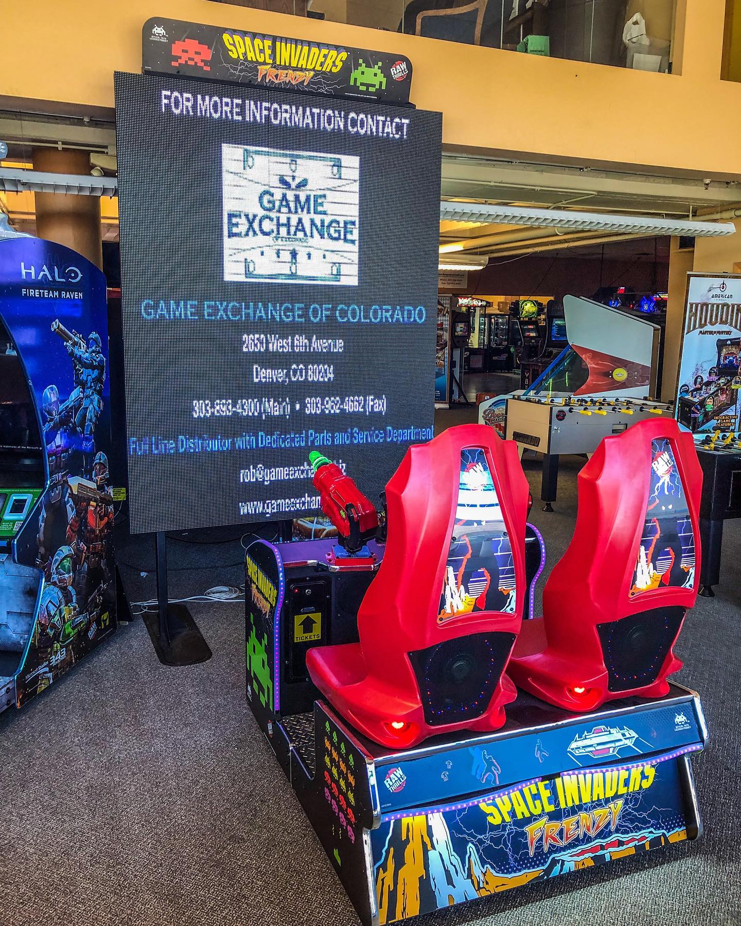Space Invaders Frenzy – 2P Shooter Arcade with 109" LED Display by Raw Thrills - Arcade