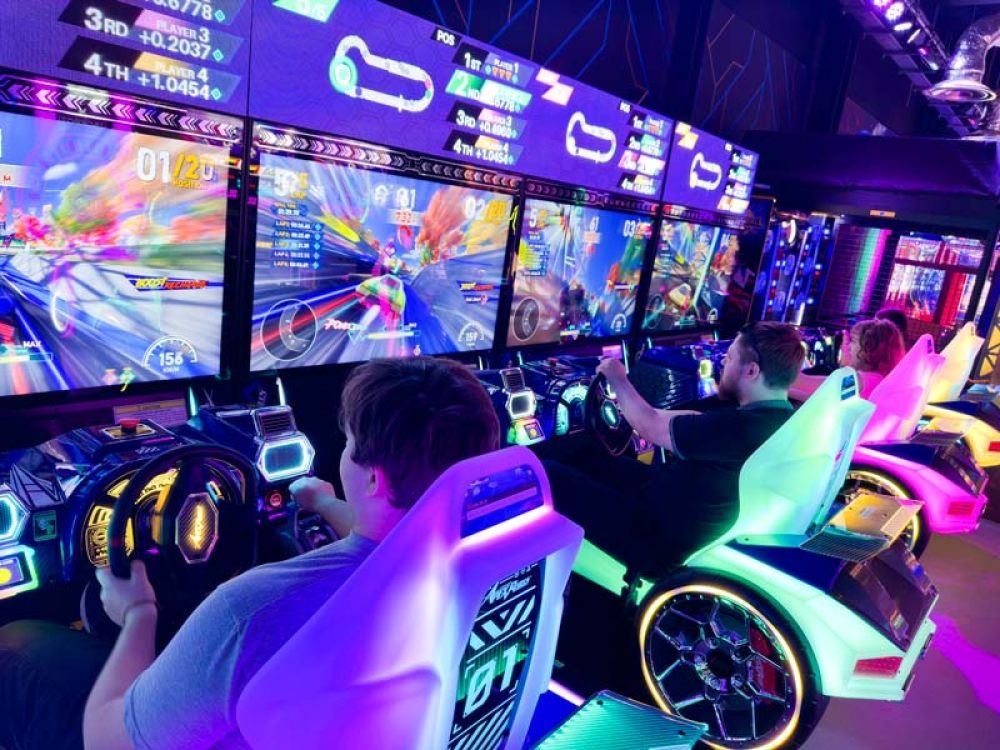 Apex Rebels – Motion Racing Arcade Machine with Pneumatic Motion Base