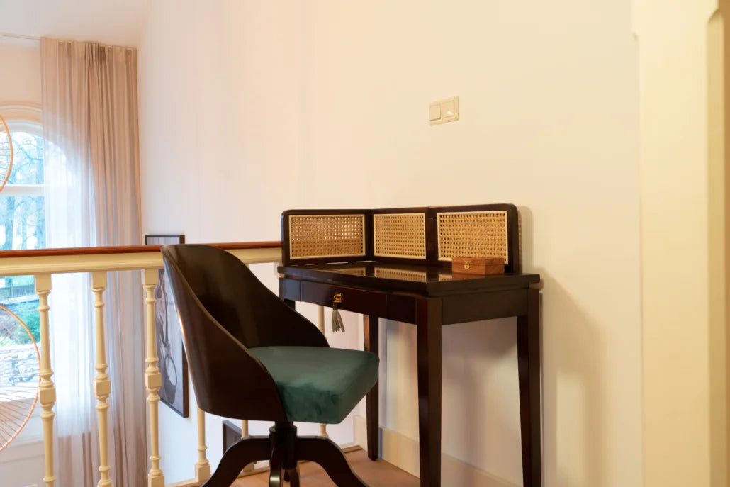 Shell Desk Chair by Authentic Models